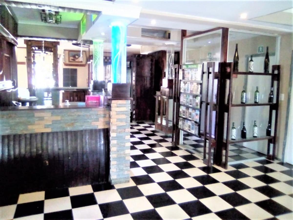 Bread And Barrel Guesthouse Bellville Ciudad del Cabo Exterior foto