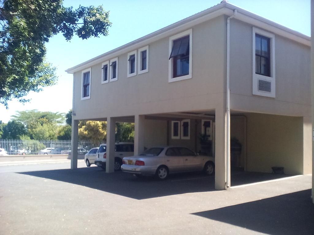 Bread And Barrel Guesthouse Bellville Ciudad del Cabo Exterior foto